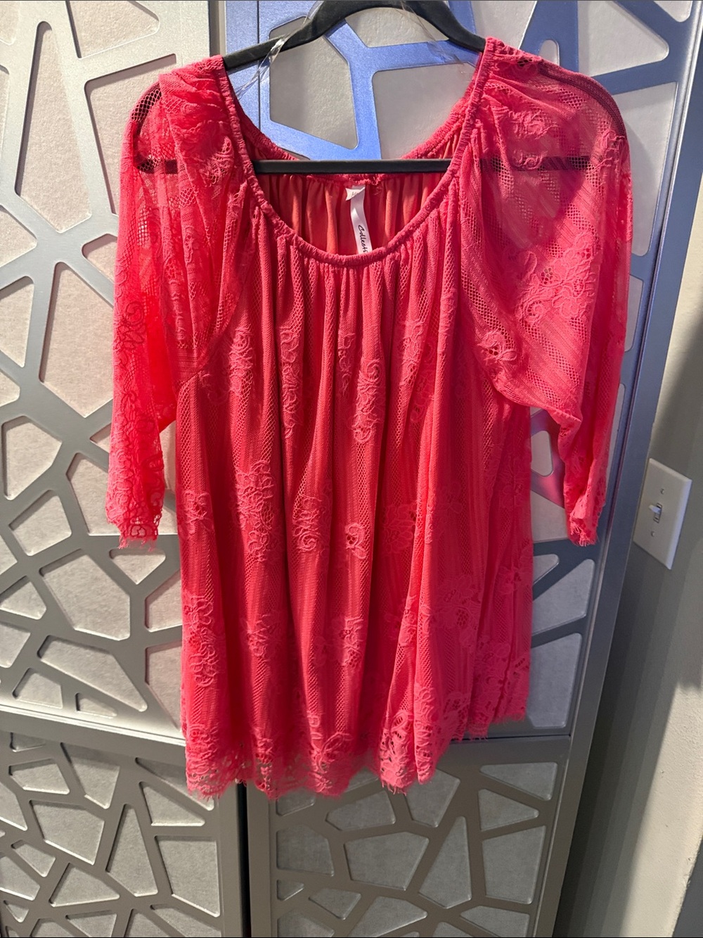 NY Collection Coral Lace Peasant Top